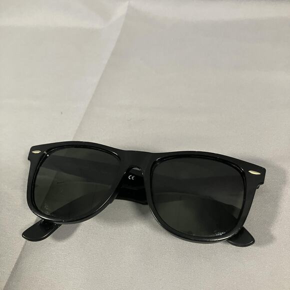 Ray-Ban Wayfarer Sunglasses Mens Size 54 Black Green Lenses Italy Case - Picture 12 of 16